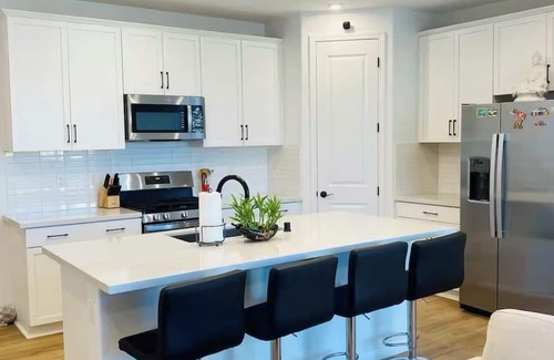 Lathrop House | Cute & Cozy House