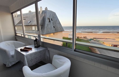 Le Home Apartment | Superb apartment facing the sea