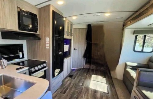 St. Petersburg - Clearwater House | Cozy RV in Wonderful St. Petersburg with WiFi, AC-Skyway Camper