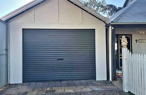 Mundoora House | Large home in quiet Country town in YorkPeninsula -Mundoora