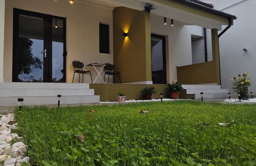 Timisoara House | Gili Meno Walk to Amazonia Aquapark
