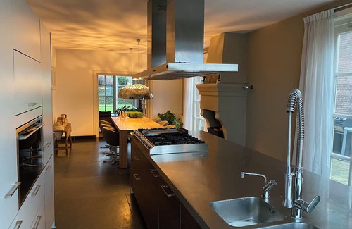 Lisse Villa | exclusive villa with swimming pool.