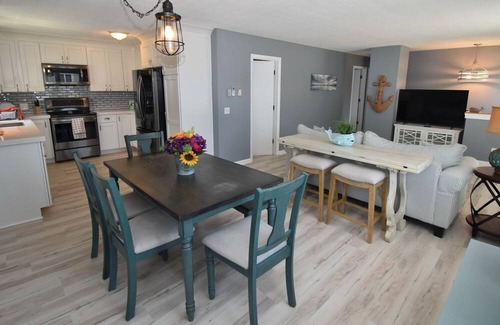 Weekapaug House | Cove Neighborhood | 4 Bedroom Updated Home | Minutes from Beach Access | Hot tub!