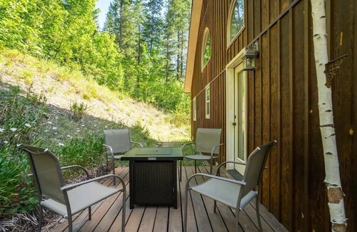 Peshastin Cabin | Charming Blewett Cabin - just minutes to Leavenworth