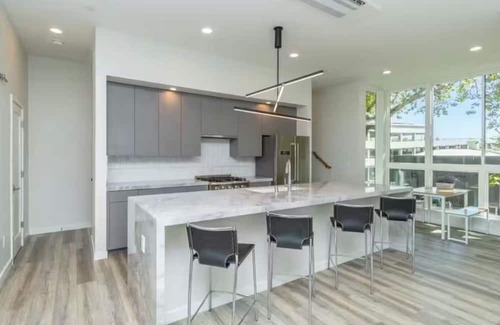 Downtown Sacramento House | Treehouse on 5th!