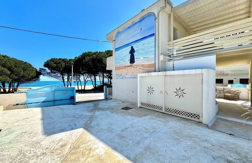 Torre di Bari Apartment | " Villa Rosa On The Beach "