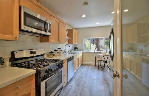 Danville House | Spacious 5-bedroom house in delightful Danville with WiFi, AC