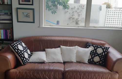 Gulf Harbour Apartment | Delightful 1 BR apartment. King Bed + Ensuite.