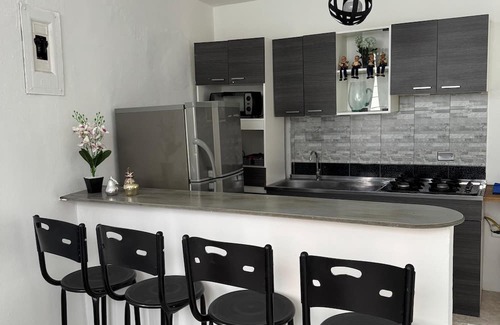 La America Apartment | Stylish apartment in laurels, premium location!