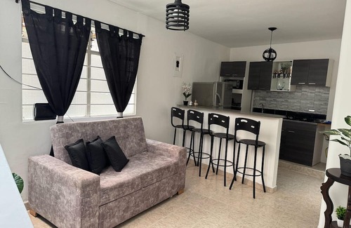 La America Apartment | Stylish apartment in laurels, premium location!