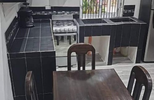 Retalhuleu House | Well-equipped house, court, A/C, +Pets