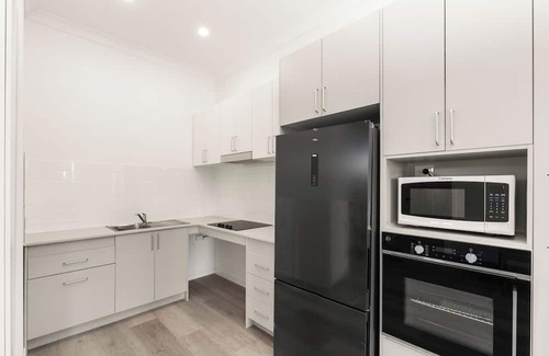 Goodna House | 5 Guest 3 Bed,3 Bath Free Parking, wifi, patio