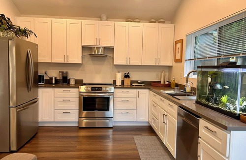 Atwater Village Cottage | Charming 1-bedroom private cottage with AC, WiFi in Atwater Village Los Angeles