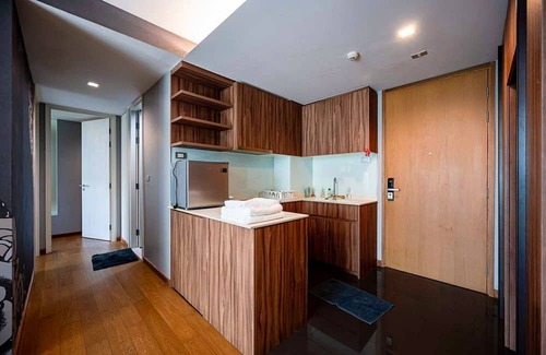 Asoke Condo | 2-bedroom condo in phenomenal Krung Thep Maha Nakhon with AC, fitness room