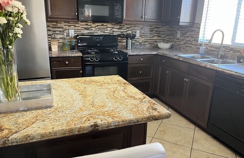 Coachella House | Charming 3-bedroom house with AC, WiFi in fantastic Coachella