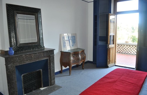 Montolieu Bed & Breakfast | Manor house of the former cloth factory