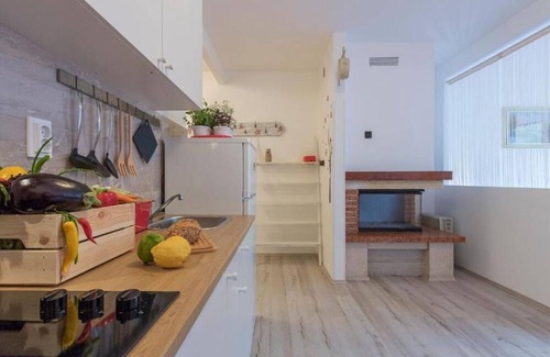 Gregovica Apartment | Pula Modern Apartments/Terrace & Garden - Studio