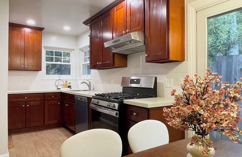 Millbrae House | 3 Bed 2 Bath Sleeps 7 - SFO