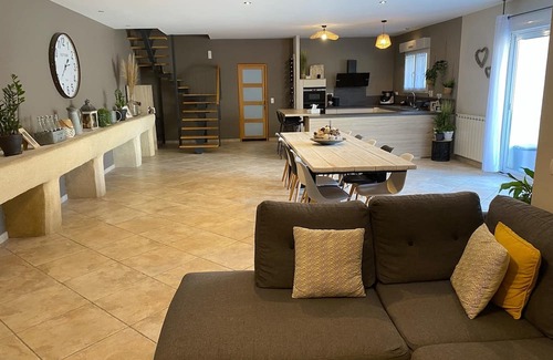 Puisserguier House | House in the south of France for 8 people in a peaceful setting