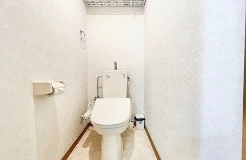 Hyakunincho Apartment | Takadanobaba 205, centrally located in Shinjuku-ku.