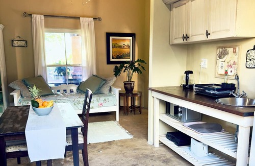 Cape Winelands Cottage | Simunye Cottage at Fields of Gold Farm