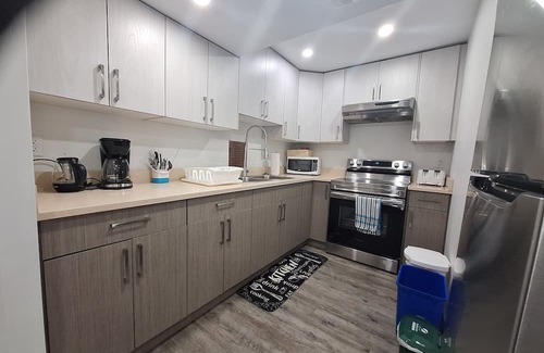 Saskatoon House | The Hampton Suite (near Airport & Downtown)