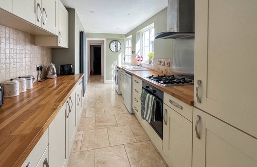 Easton on the Hill Cottage | 3 bedroom accommodation in Easton On The Hill, near Stamford