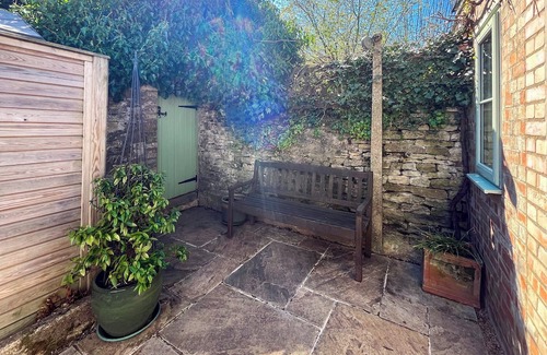 Easton on the Hill Cottage | 3 bedroom accommodation in Easton On The Hill, near Stamford