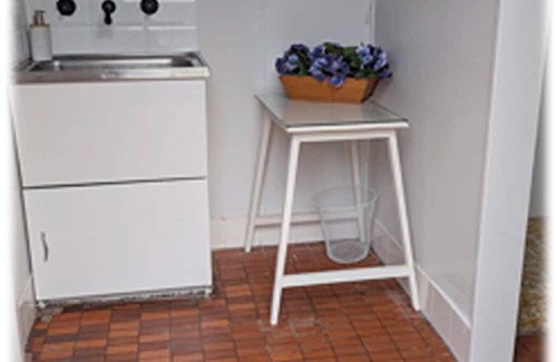 Lakes Entrance Apartment | Lakes Entrance Cosy Studio Within Walking Distance to Town, Beach, Restaurants