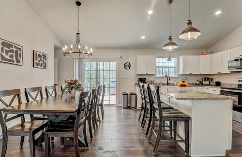 Livingston House | Studio, Sauna, Ice Plunge, Deck, Patio, Private Trail, Gazebo