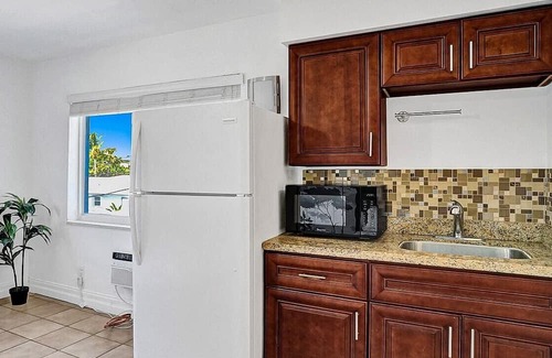 North Beach Apartment | Coast Studio | Free Parking | Pool | Near Beach