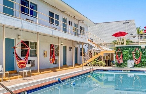 North Beach Apartment | Coast Studio | Free Parking | Pool | Near Beach