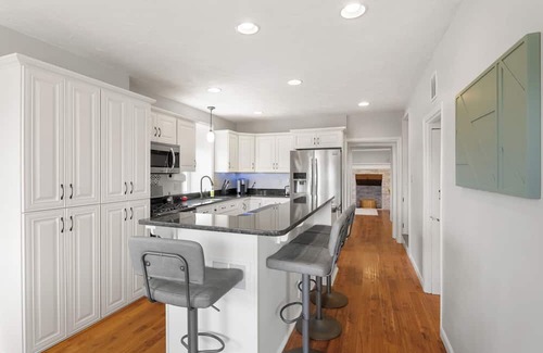 York Other | DOVER HILTON FARMHOUSE