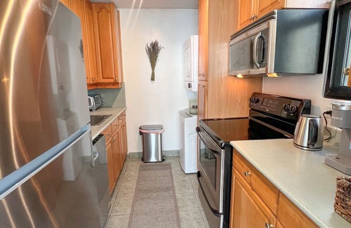 Waikiki Condo | Serene Waikiki Skytower 1-Bedroom | Open-Air Lanai
