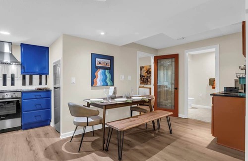 Overland Park Apartment | Piano Suite