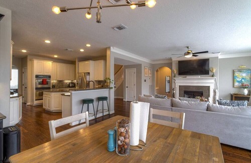 Windermere Lakes House | Cyfair home w/pool and theater