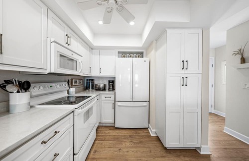 Boca Grande House | Sundown 11 - 2 bed/2.5 Bath - Beachfront - Community Pool - Large Living Area!