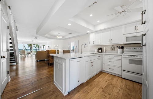 Boca Grande House | Sundown 11 - 2 bed/2.5 Bath - Beachfront - Community Pool - Large Living Area!
