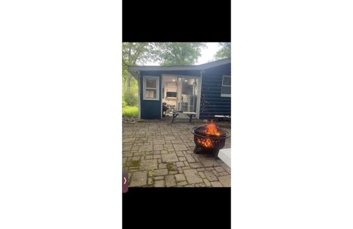 West Milford Cabin | Log Cabin with Great Lake Views