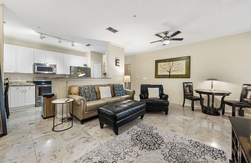 Carver City - Lincoln Gardens Condo | Stay in trendy MIDTOWN TAMPA!Close to everything including the airport!
