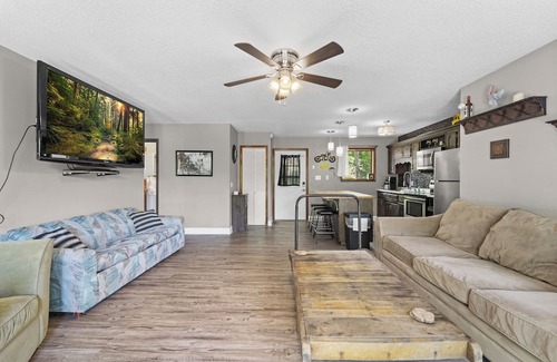 Camdenton House | Moss Hollow - Four bedroom house in quiet cove!