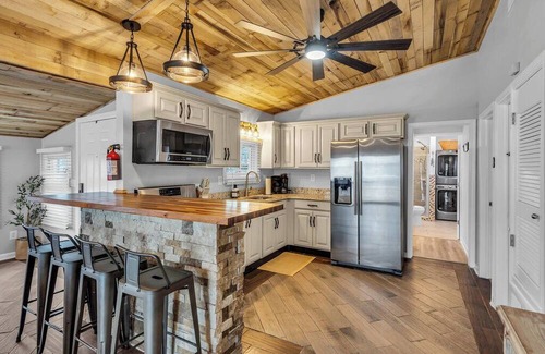 Beach Haven West House | Stunning 3-bedroom Lagoon-Front Oasis- Serenity Awaits!