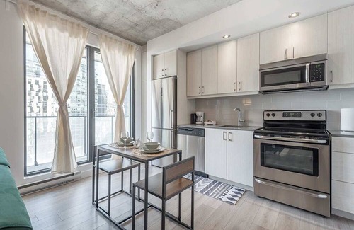 Old Montreal Apartment | Cozy design Summary: