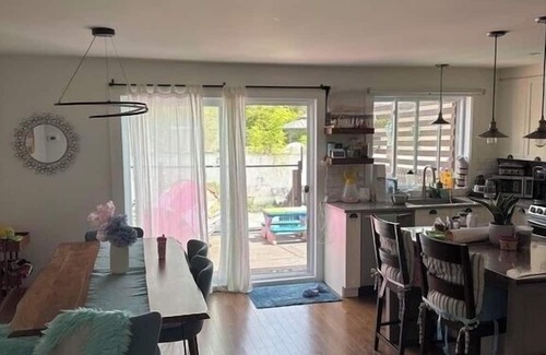 Longueuil House | Residential tranquil house all needs