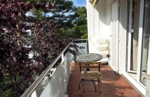 Knonau House | 3-bedroom house in tranquil Knonau with AC, WiFi. Enjoy your stay