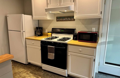 Canton Apartment | Cozy 1-bedroom apartment near St. Lawrence U. and SUNY Canton