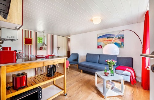 Leck Apartment | Apartment 'Halunder' with Private Garden and Wi-Fi