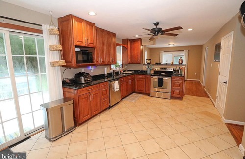 Leesburg House | Evergreen Escape with Pool