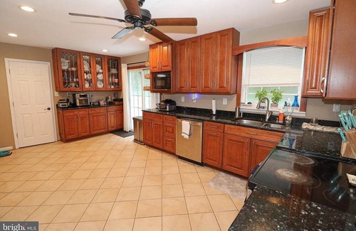 Leesburg House | Evergreen Escape with Pool