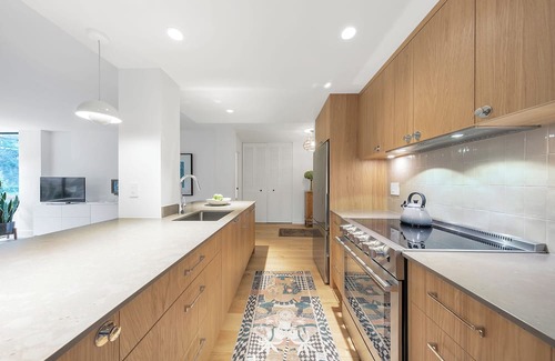 West Side Apartment | D38 - Large 2 bedroom 2 bathroom